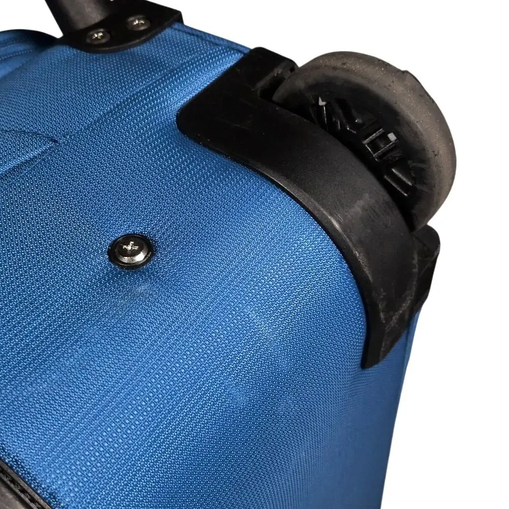 Travelpro Maxlite 5 Carry-On 2-Wheel Rollaboard Blue Soft Expandable Suitcase